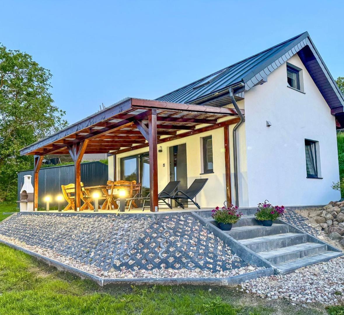 Nad Jeziorem Holiday home *